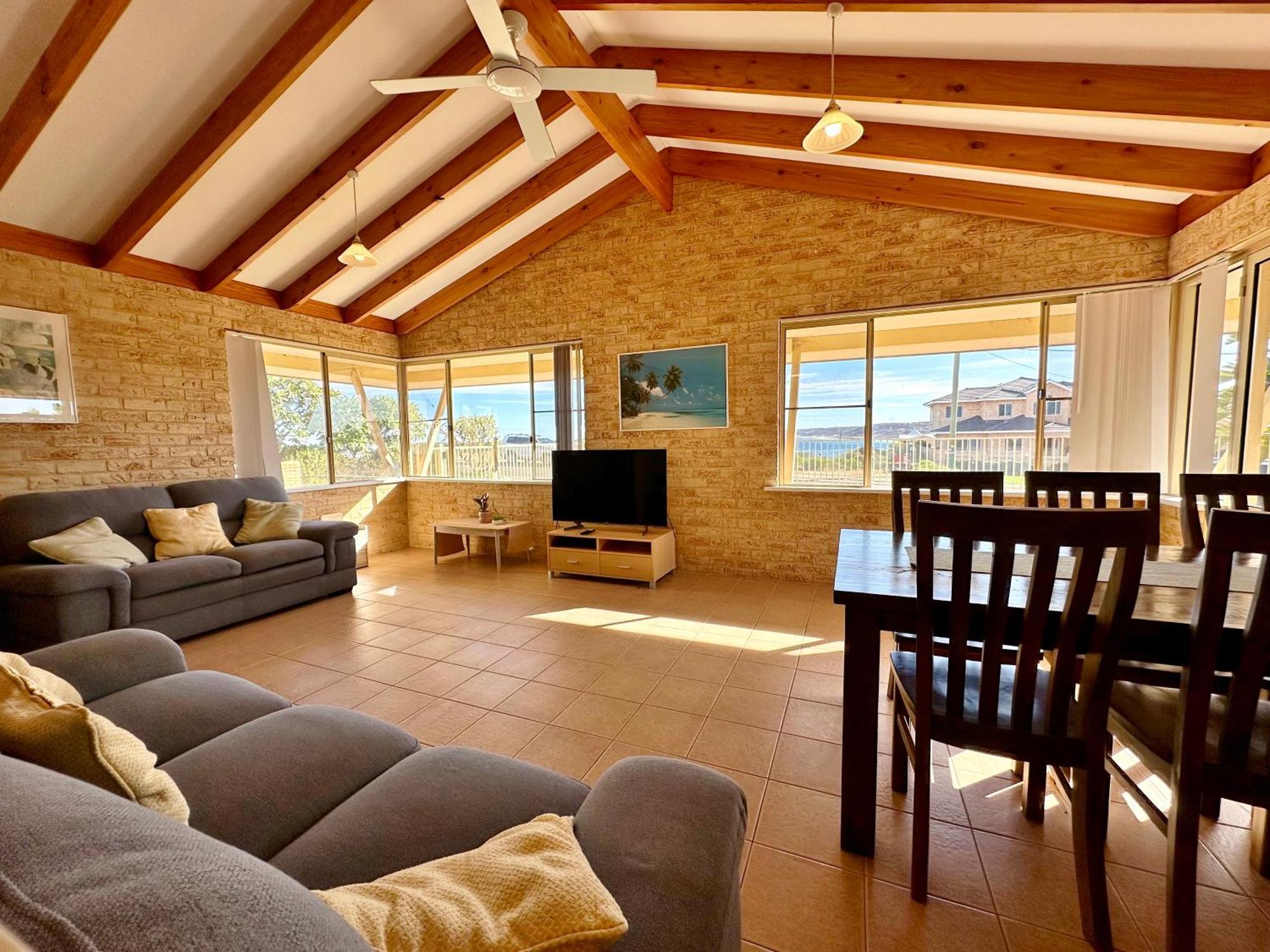 Cliffs Unit 1 - Kalbarri,wa